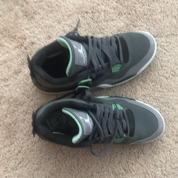 Jordan 4 Green Glow size 9 - Picture 2 of 8